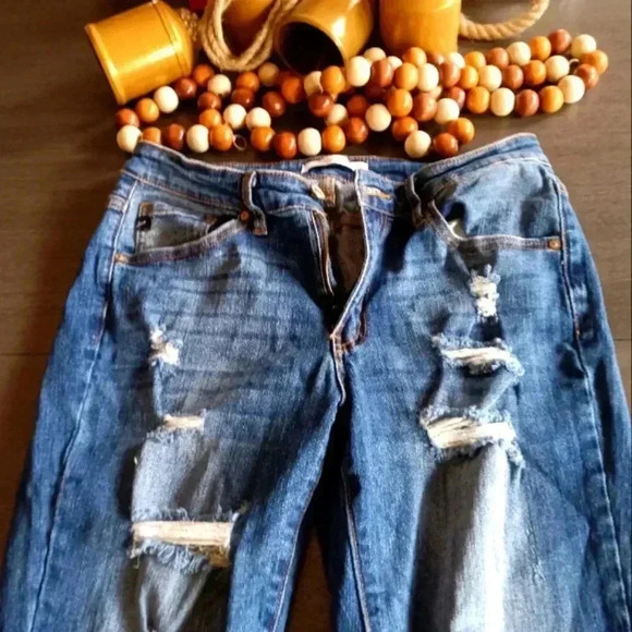 KanCan Jeans Like New 11/29 inseam - Picture 3 of 4